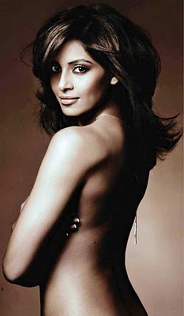 60+ Extremely Hot Pictures Of Bipasha Basu - Hot Collections